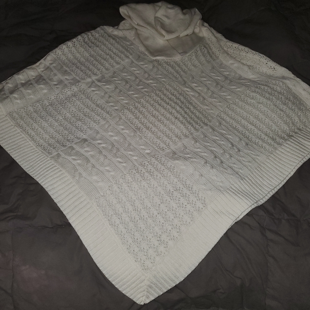 Rhapsody Juniors plus sweater poncho